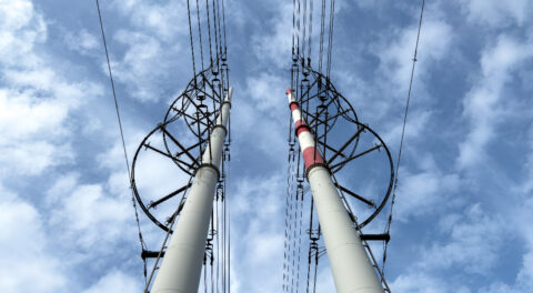 Geld verdienen met je thuisbatterij op de onbalansmarkt en spotmarkt, zo werkt het