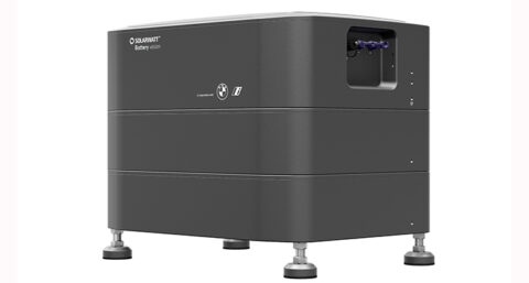 Nieuwe slimme besturing integreert zonnepanelen, laadpalen, batterijen en omvormers