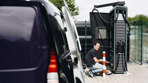 Lanova-Laadpalen-bij-VSK+E